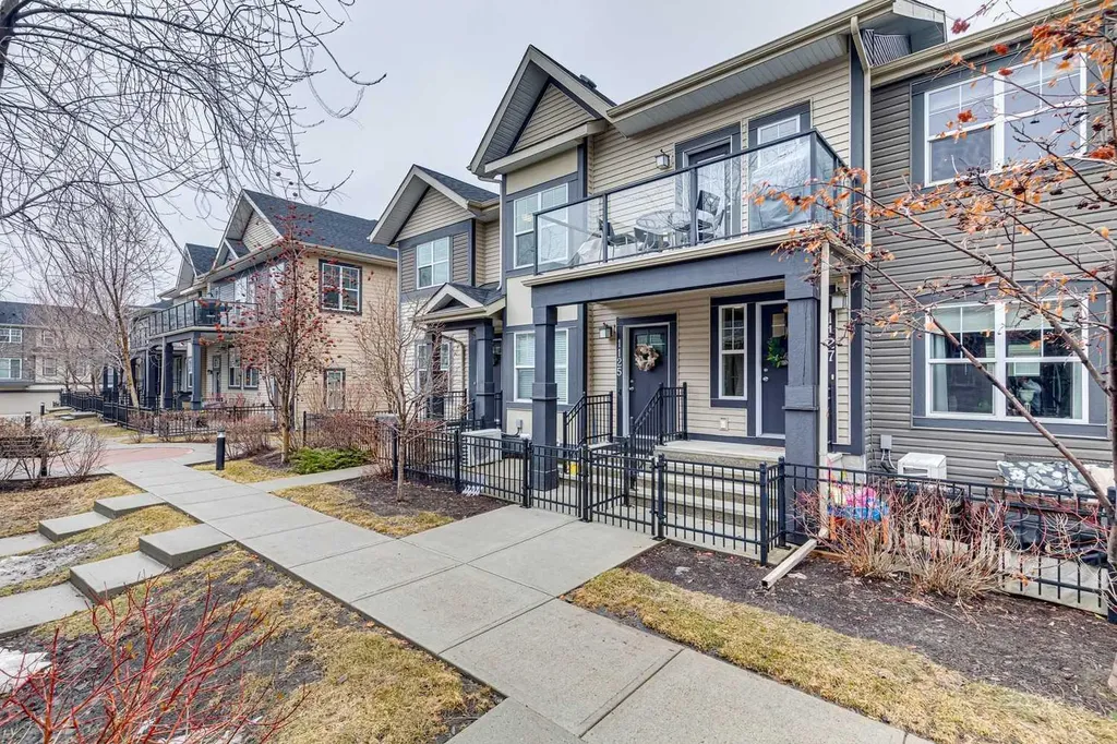 1127 Mckenzie Towne Row SE Calgary AB T2Z1E1