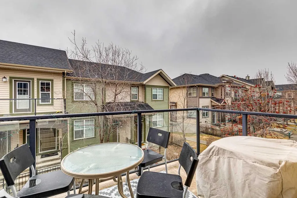 1127 Mckenzie Towne Row SE Calgary AB T2Z1E1