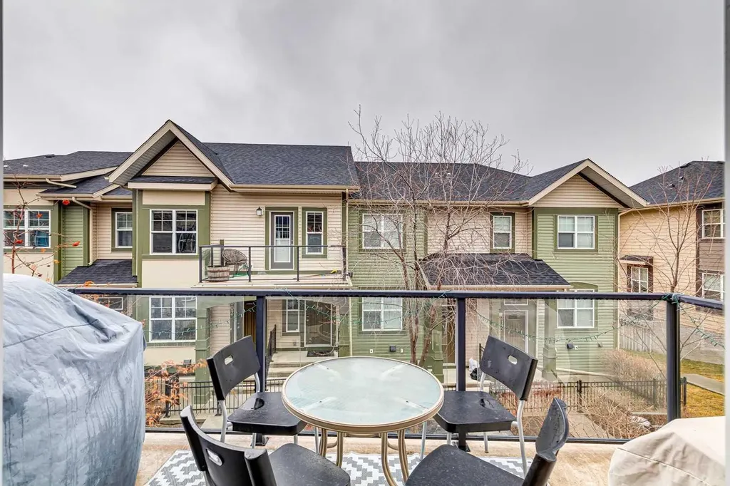 1127 Mckenzie Towne Row SE Calgary AB T2Z1E1