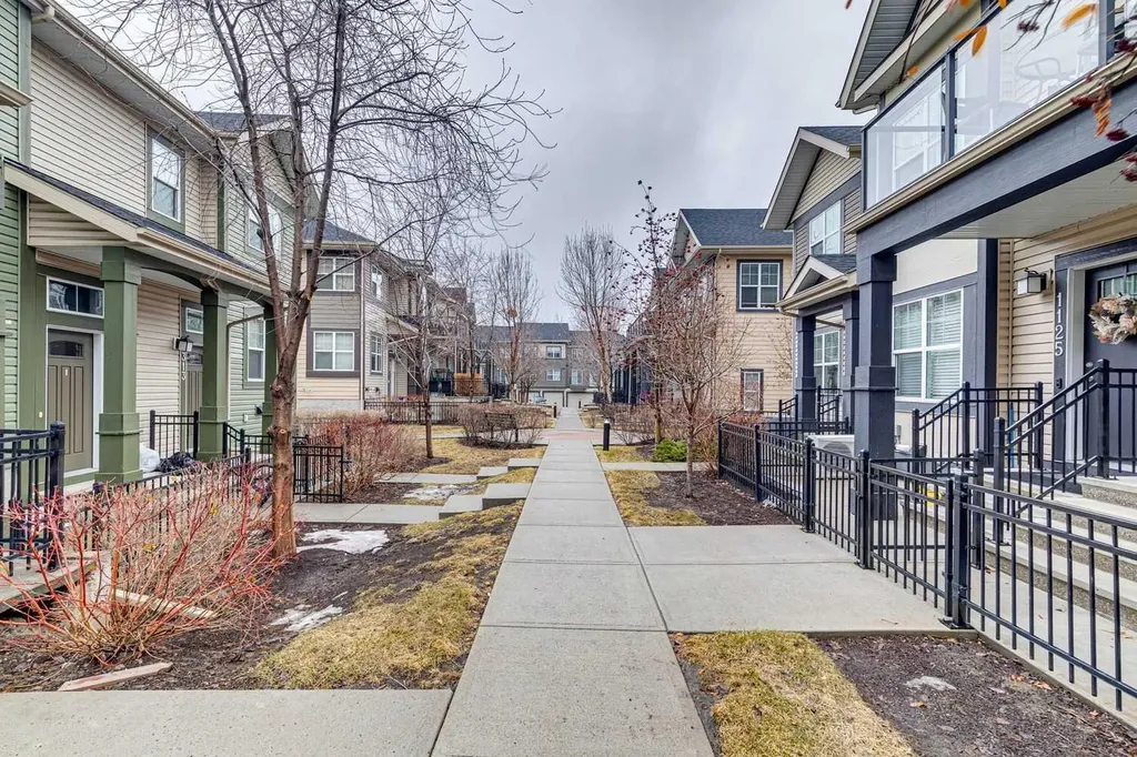 1127 Mckenzie Towne Row SE Calgary AB T2Z1E1