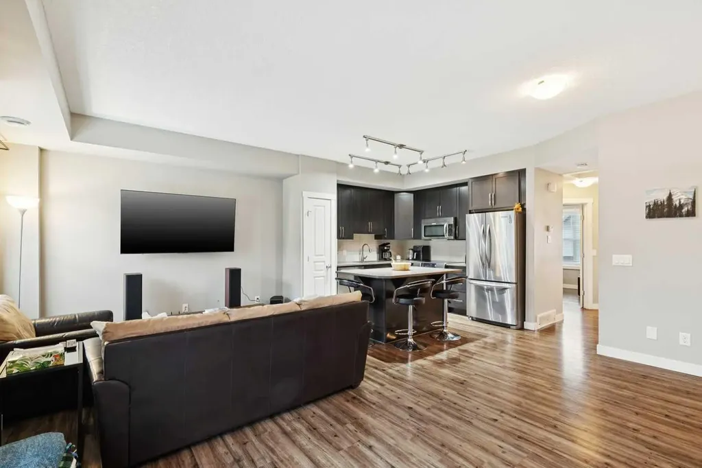 1127 Mckenzie Towne Row SE Calgary AB T2Z1E1