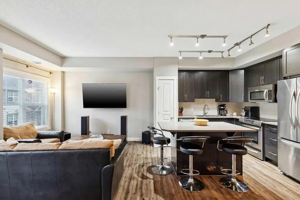 1127 Mckenzie Towne Row SE Calgary AB T2Z1E1