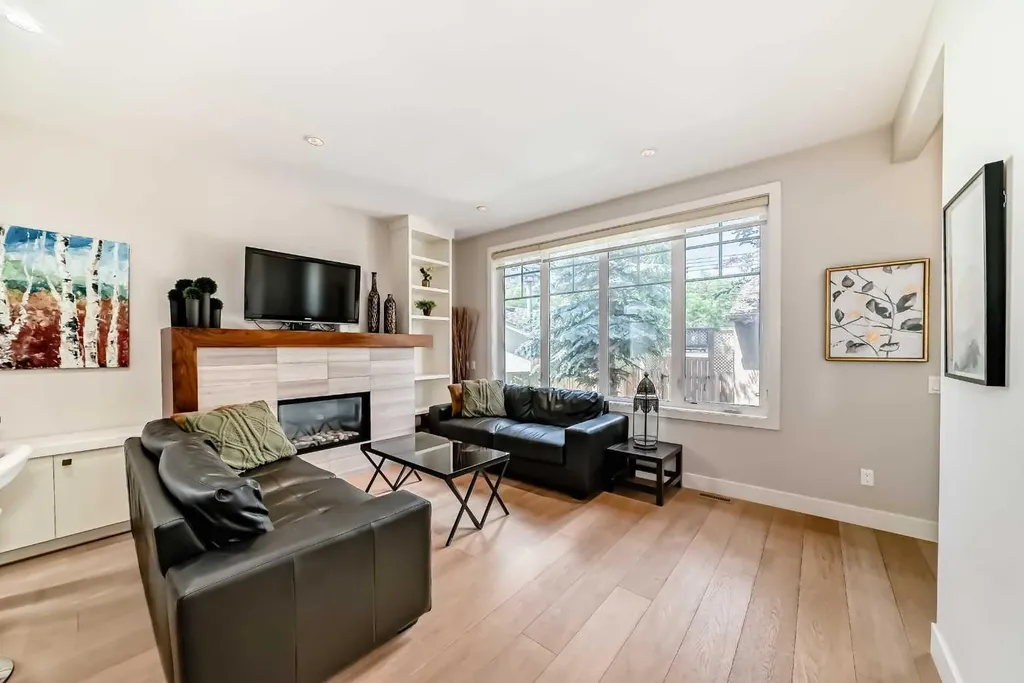 924 3 Avenue NW Calgary AB T2N 0J6