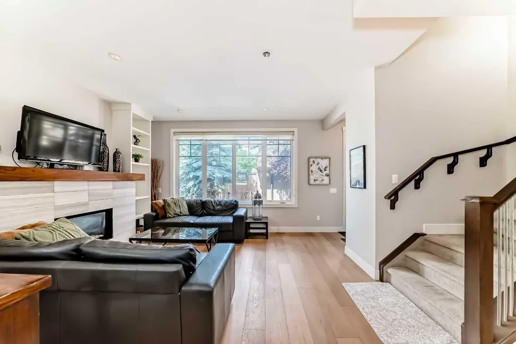 924 3 Avenue NW Calgary AB T2N 0J6