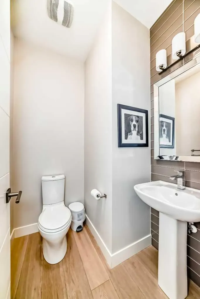 924 3 Avenue NW Calgary AB T2N 0J6