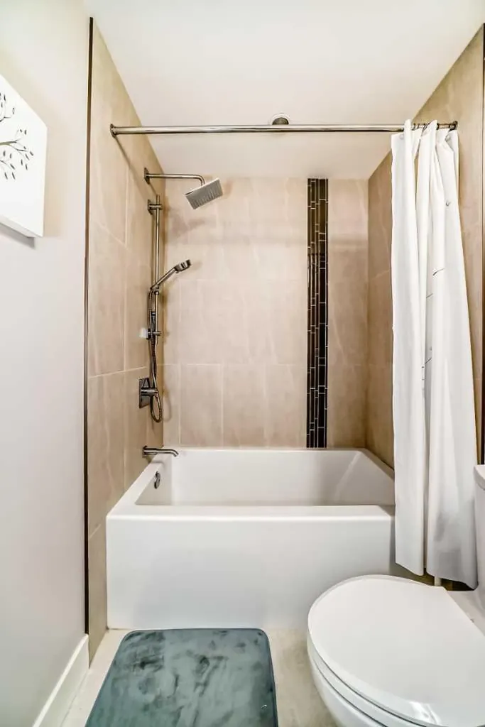 924 3 Avenue NW Calgary AB T2N 0J6