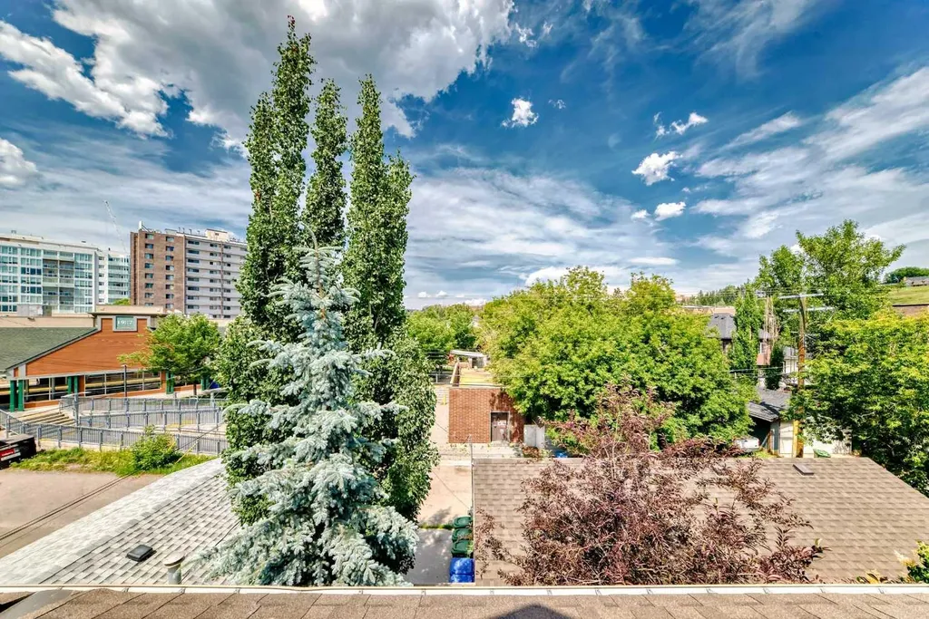 924 3 Avenue NW Calgary AB T2N 0J6