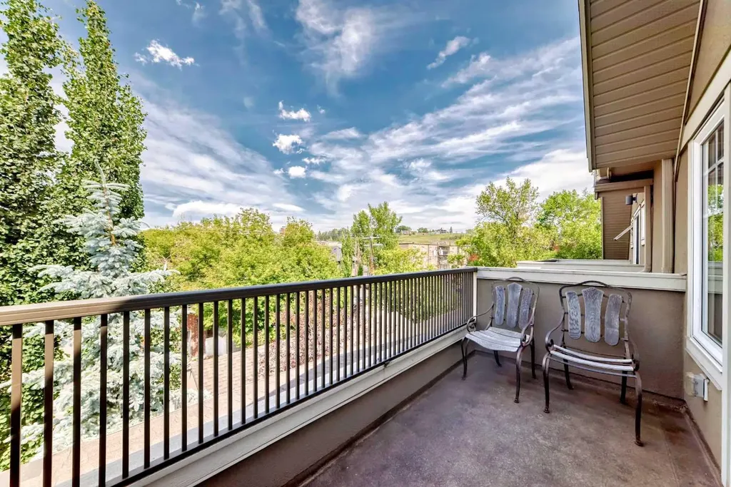 924 3 Avenue NW Calgary AB T2N 0J6