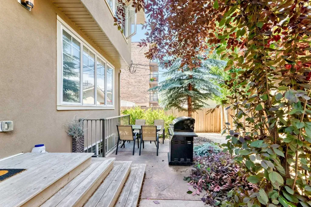 924 3 Avenue NW Calgary AB T2N 0J6