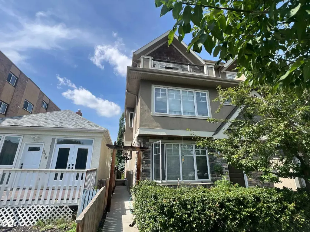 924 3 Avenue NW Calgary AB T2N 0J6