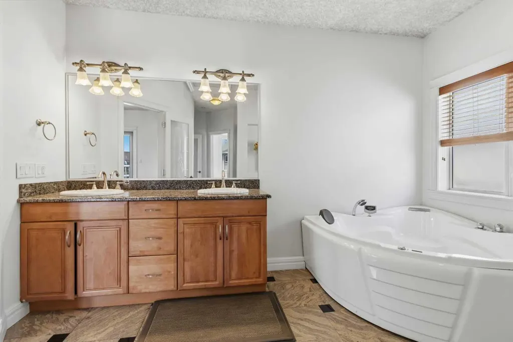 164 Wild Rose Street Fort Mcmurray AB T9K0G7