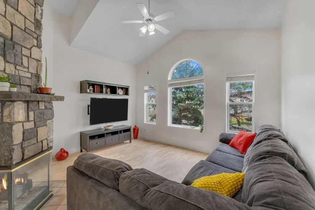 44 Douglas Glen Crescent SE Calgary AB T2Z 3M6