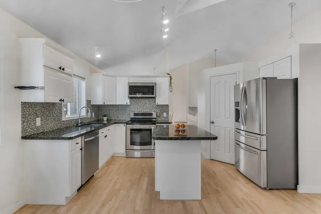 44 Douglas Glen Crescent SE Calgary AB T2Z 3M6