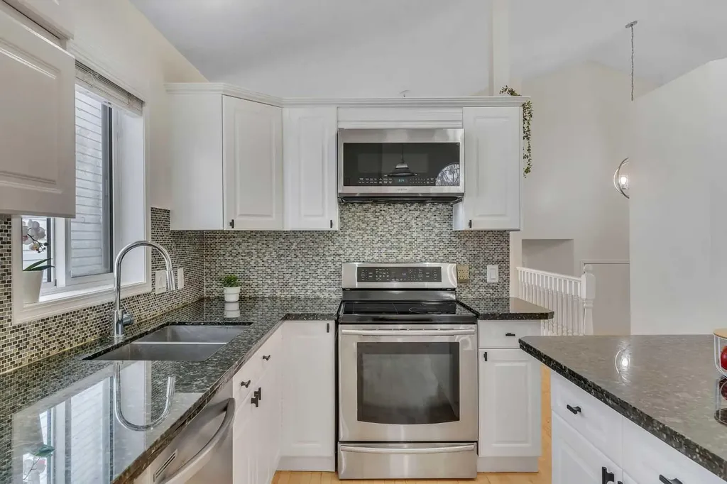 44 Douglas Glen Crescent SE Calgary AB T2Z 3M6