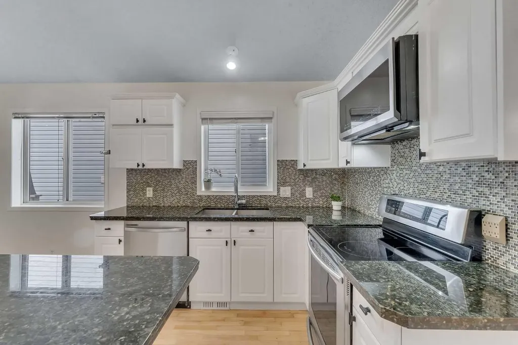 44 Douglas Glen Crescent SE Calgary AB T2Z 3M6