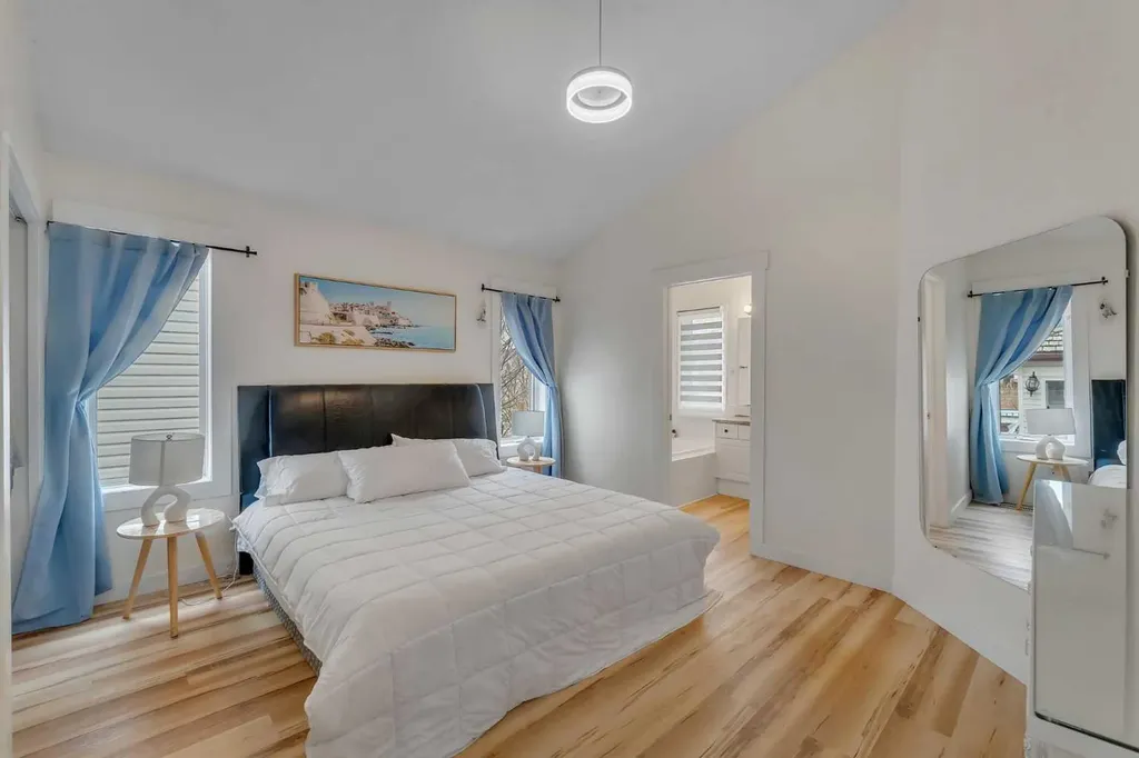 44 Douglas Glen Crescent SE Calgary AB T2Z 3M6