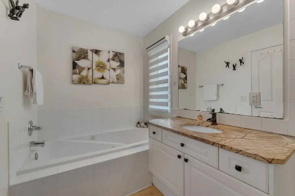44 Douglas Glen Crescent SE Calgary AB T2Z 3M6