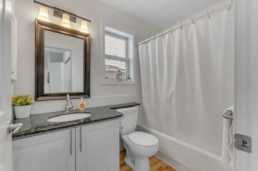 44 Douglas Glen Crescent SE Calgary AB T2Z 3M6
