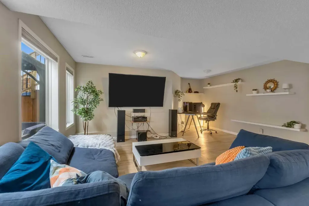 44 Douglas Glen Crescent SE Calgary AB T2Z 3M6