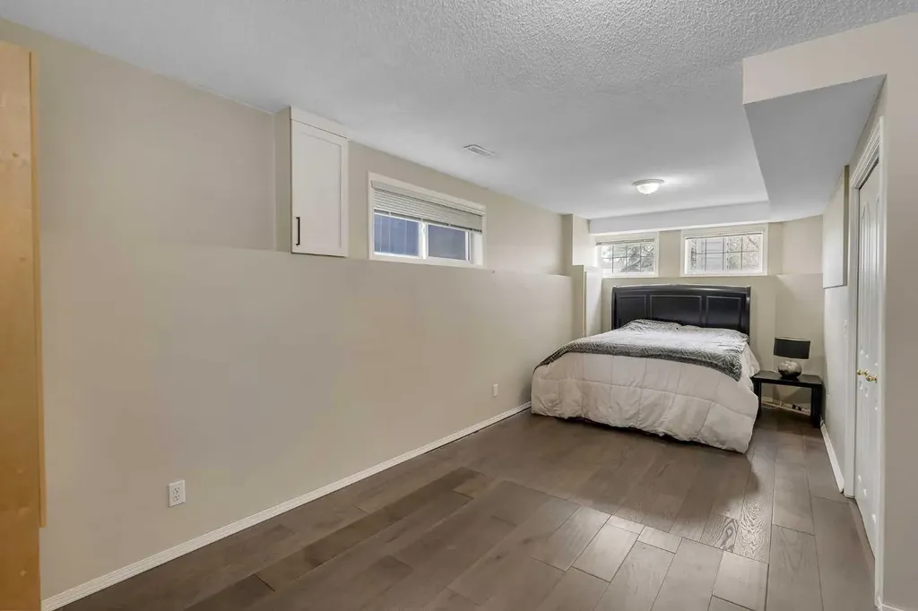 44 Douglas Glen Crescent SE Calgary AB T2Z 3M6