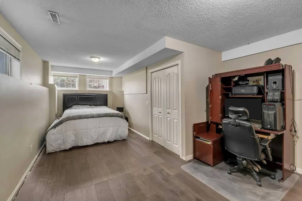 44 Douglas Glen Crescent SE Calgary AB T2Z 3M6