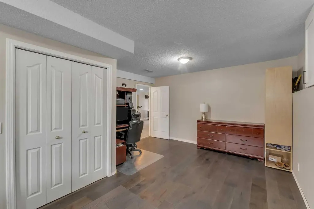 44 Douglas Glen Crescent SE Calgary AB T2Z 3M6