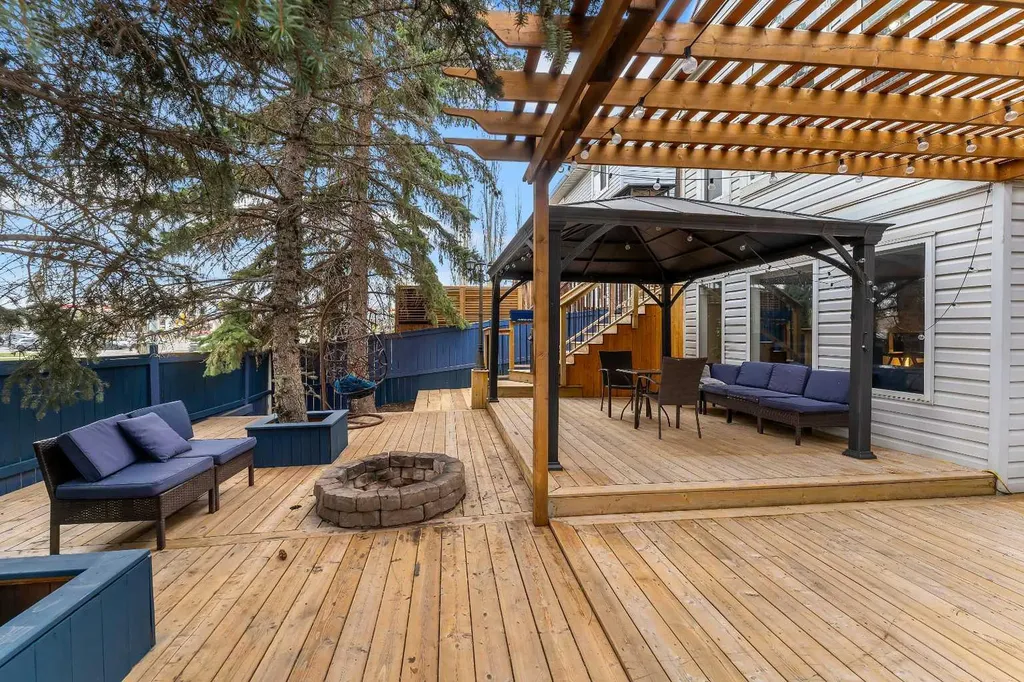 44 Douglas Glen Crescent SE Calgary AB T2Z 3M6