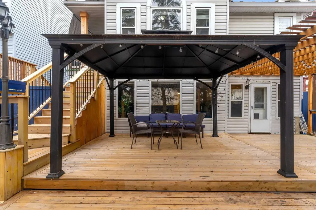 44 Douglas Glen Crescent SE Calgary AB T2Z 3M6