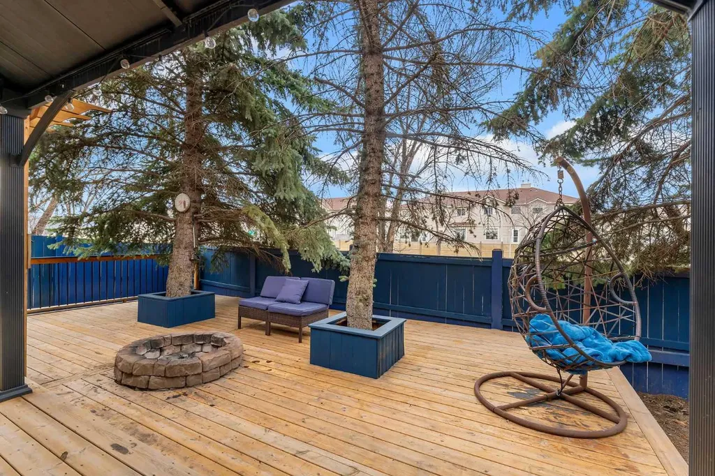 44 Douglas Glen Crescent SE Calgary AB T2Z 3M6