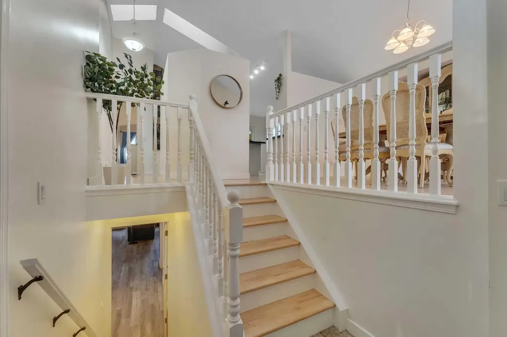 44 Douglas Glen Crescent SE Calgary AB T2Z 3M6