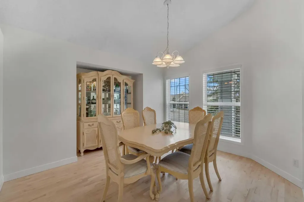 44 Douglas Glen Crescent SE Calgary AB T2Z 3M6