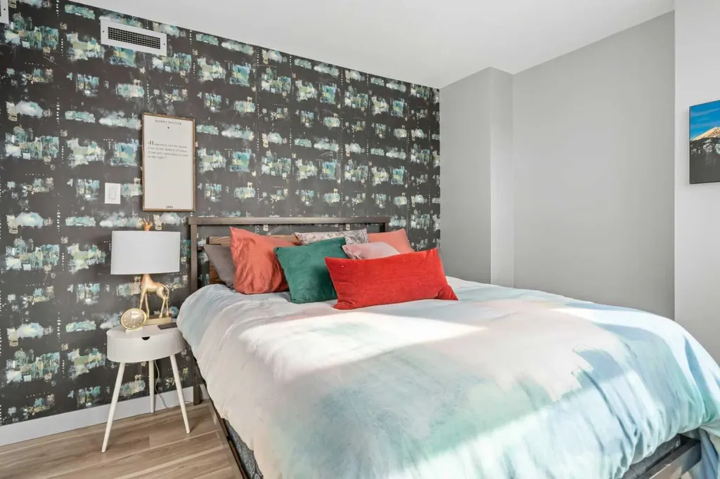 1202 13 Avenue SW Calgary AB T3C 0T1