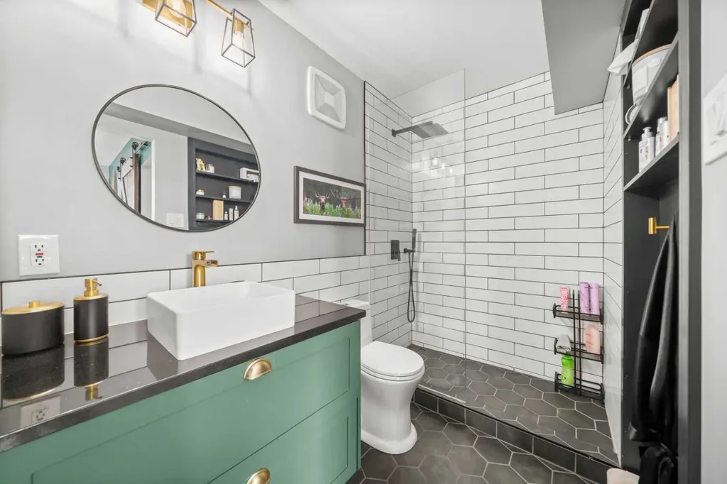 1202 13 Avenue SW Calgary AB T3C 0T1
