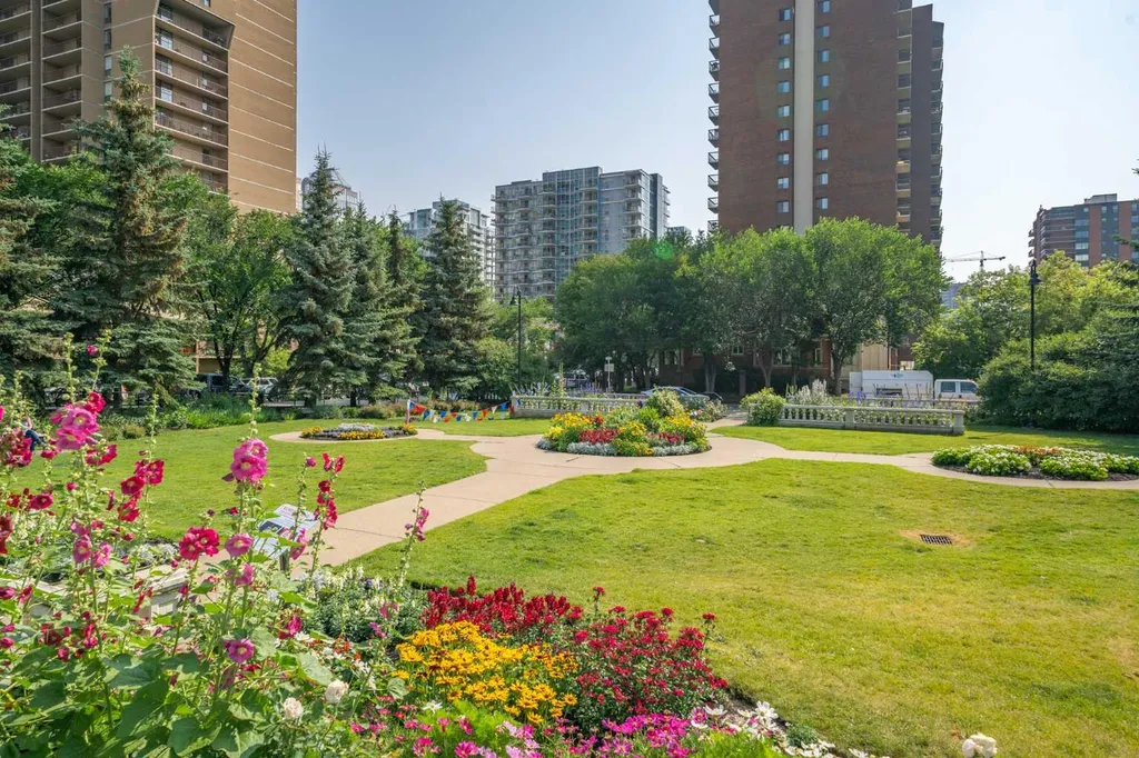 1202 13 Avenue SW Calgary AB T3C 0T1