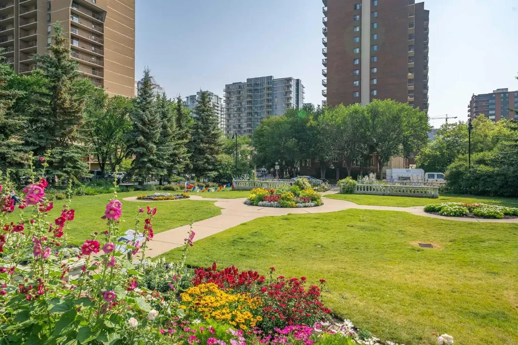 1202 13 Avenue SW Calgary AB T3C 0T1
