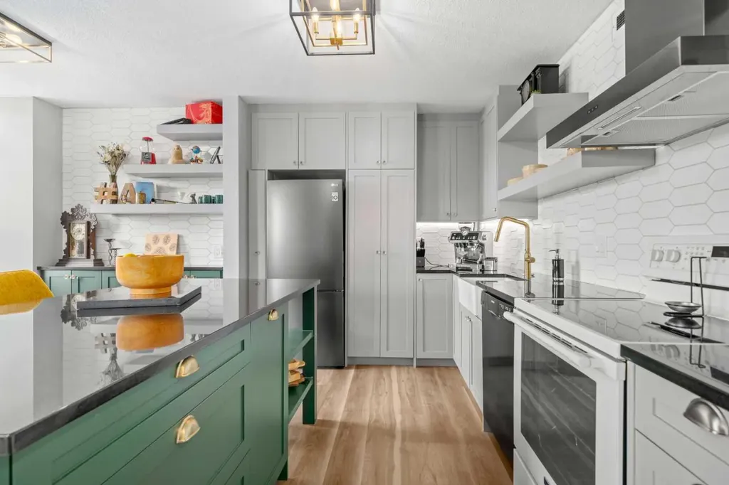 1202 13 Avenue SW Calgary AB T3C 0T1