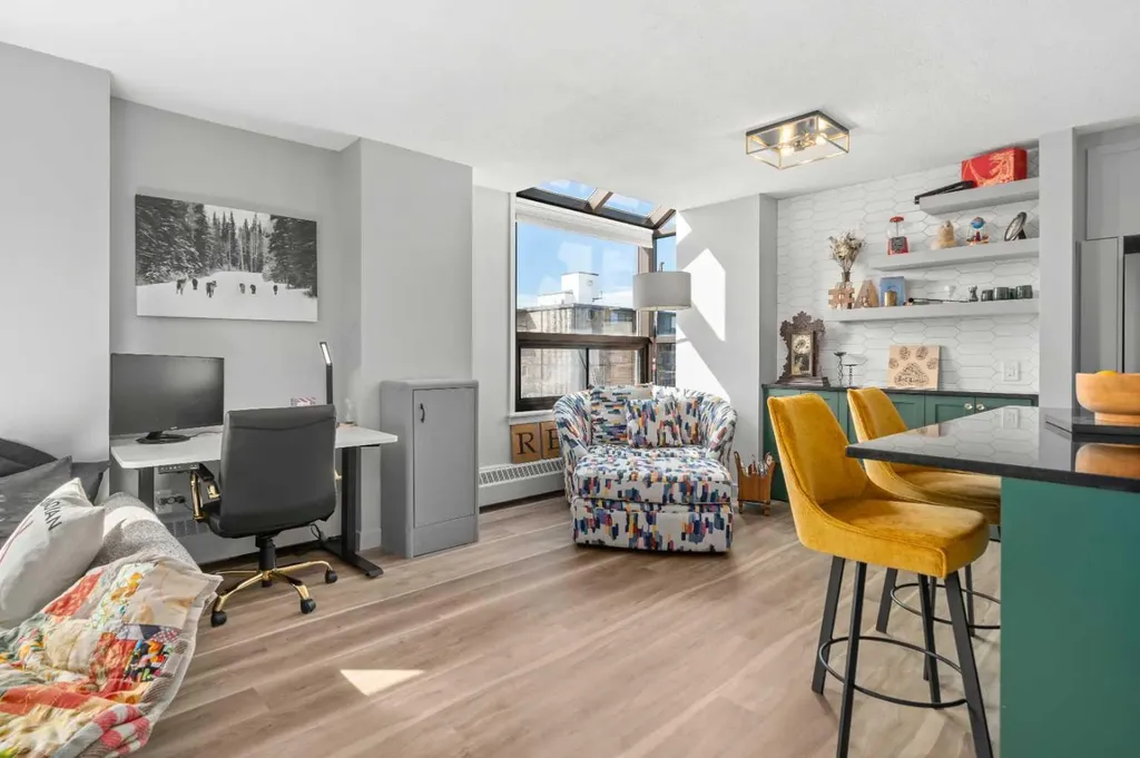 1202 13 Avenue SW Calgary AB T3C 0T1