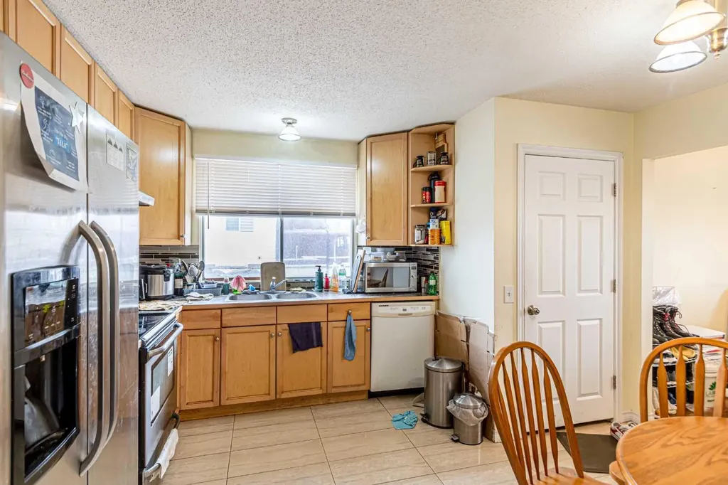 121 Margate Close NE Calgary AB T2A 3E5