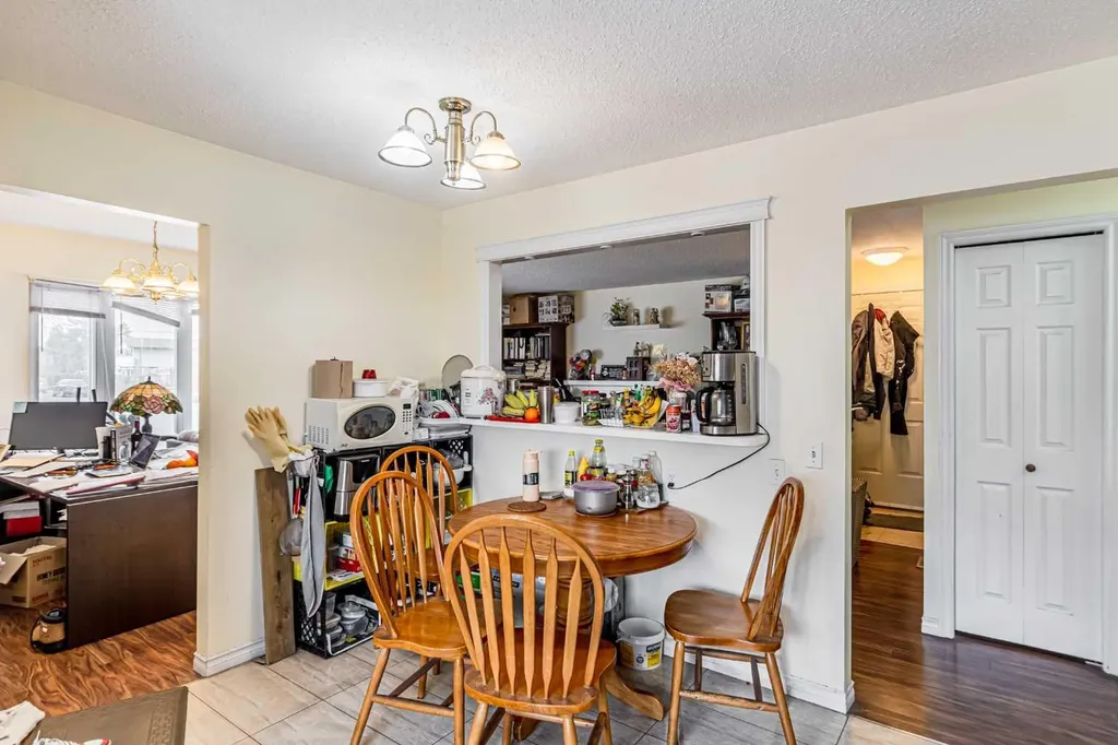 121 Margate Close NE Calgary AB T2A 3E5
