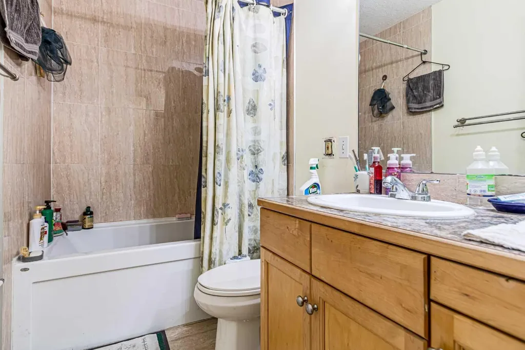 121 Margate Close NE Calgary AB T2A 3E5
