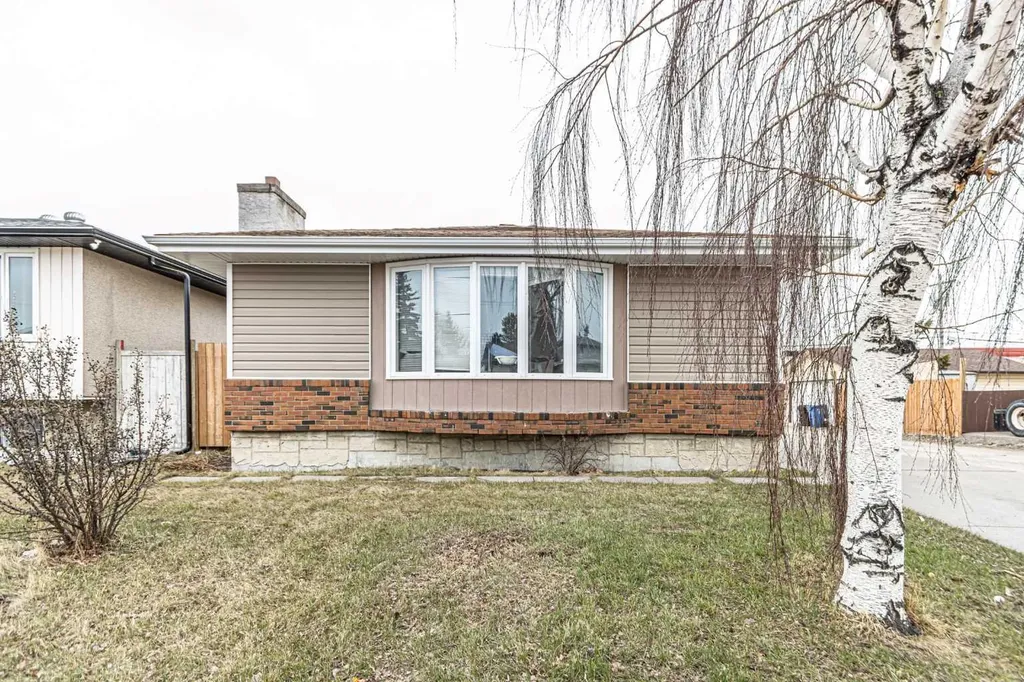 121 Margate Close NE Calgary AB T2A 3E5