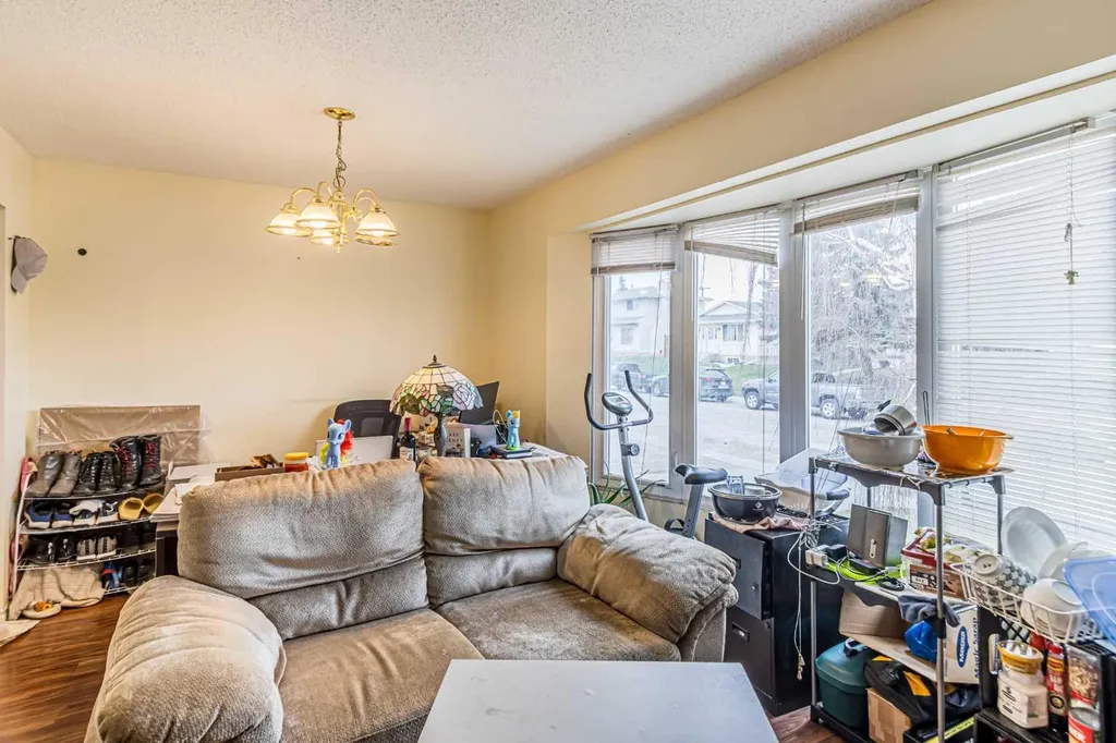 121 Margate Close NE Calgary AB T2A 3E5