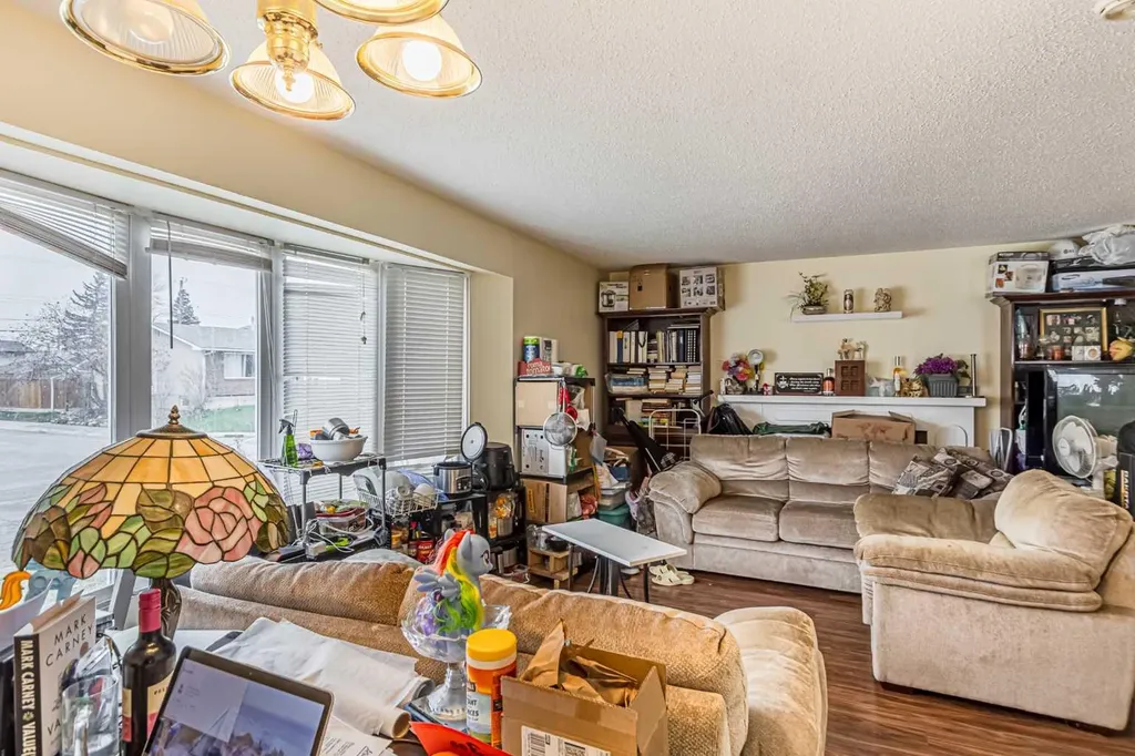 121 Margate Close NE Calgary AB T2A 3E5