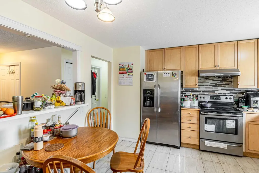 121 Margate Close NE Calgary AB T2A 3E5