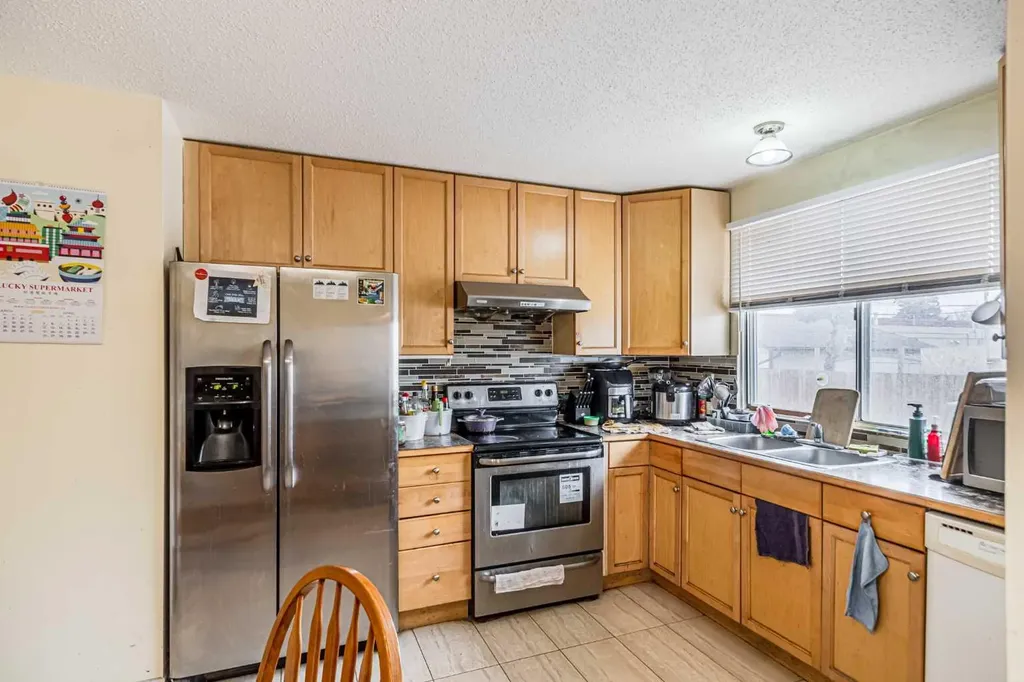121 Margate Close NE Calgary AB T2A 3E5