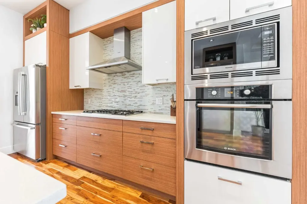 2027 42 Avenue SW Calgary AB T2T 2M8