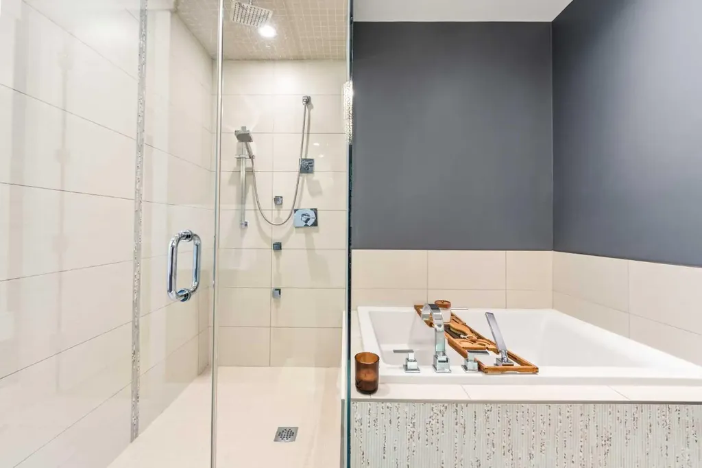 2027 42 Avenue SW Calgary AB T2T 2M8