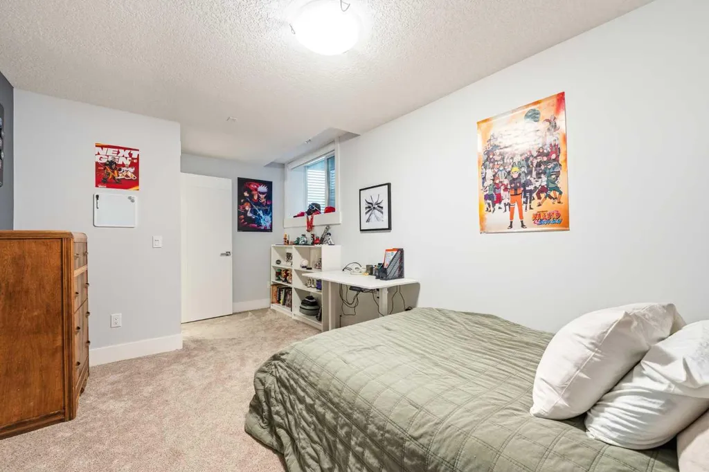 2027 42 Avenue SW Calgary AB T2T 2M8