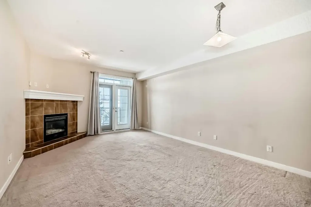 1005B Westmount Drive Strathmore AB T1P 0C3