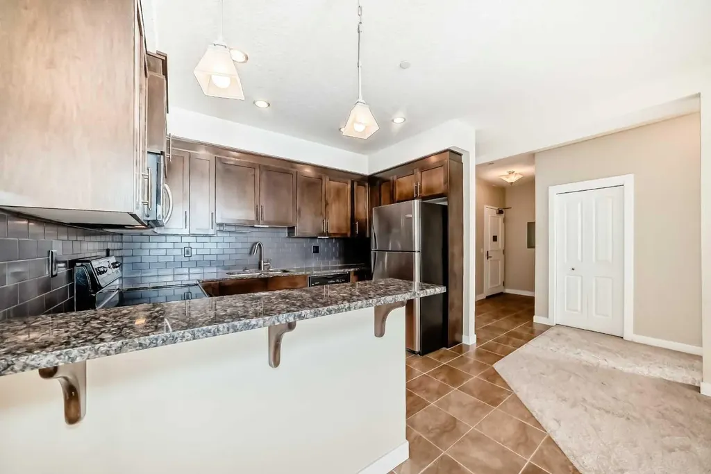 1005B Westmount Drive Strathmore AB T1P 0C3